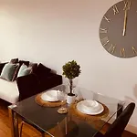 Home From Home - Modern 1 Bedroom Apartment In Birmingham City Centre - Ideal For Family, Business And Leisure Stays