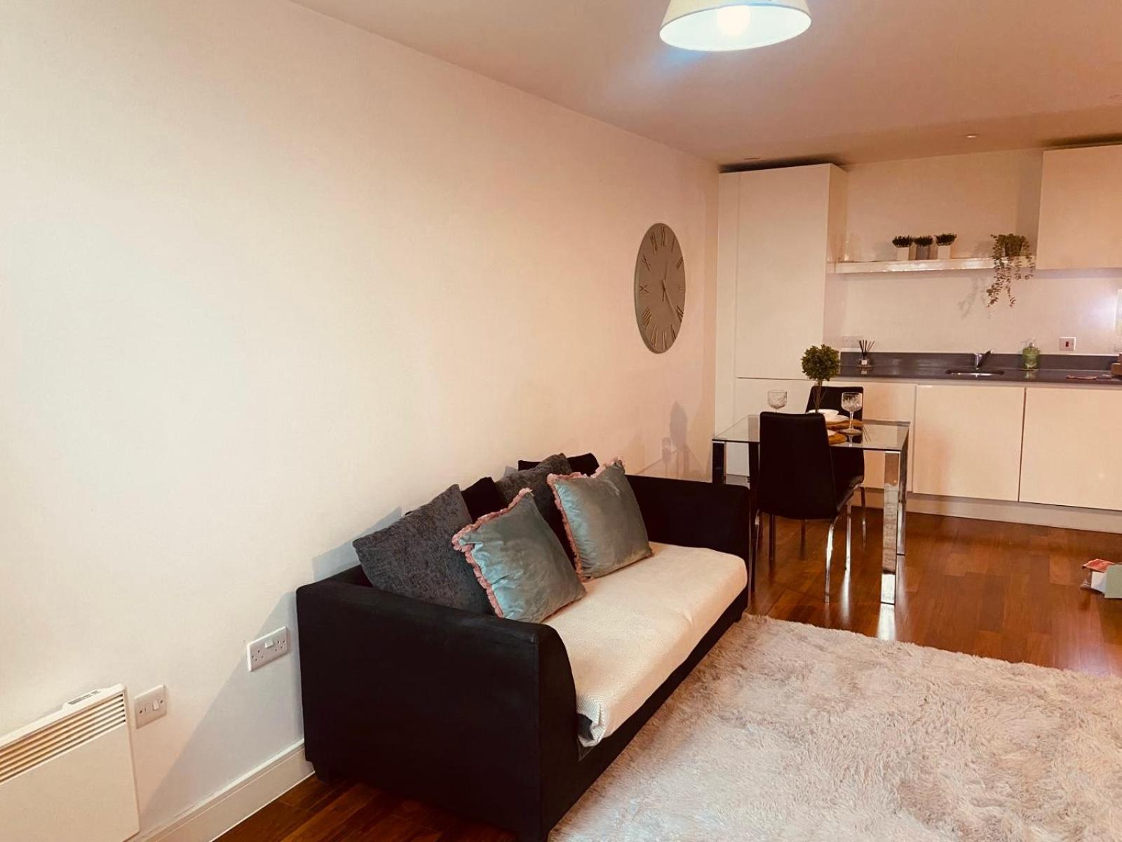 From - Modern 1 Bedroom In Centre - Ideal For Family, Business And Leisure Apartment Birmingham