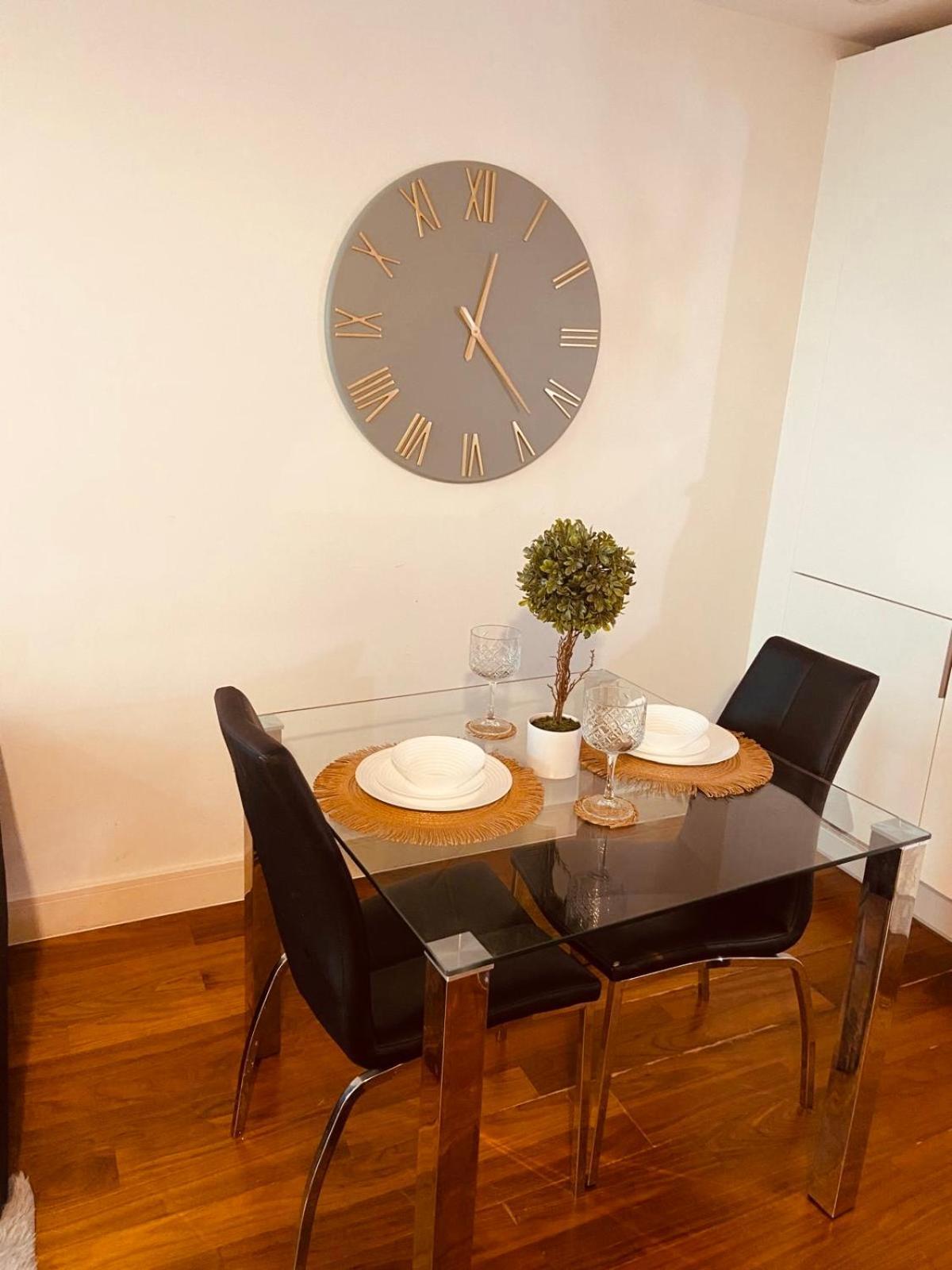 Apartment From - Modern 1 Bedroom In Centre - Ideal For Family, Business And Leisure Birmingham